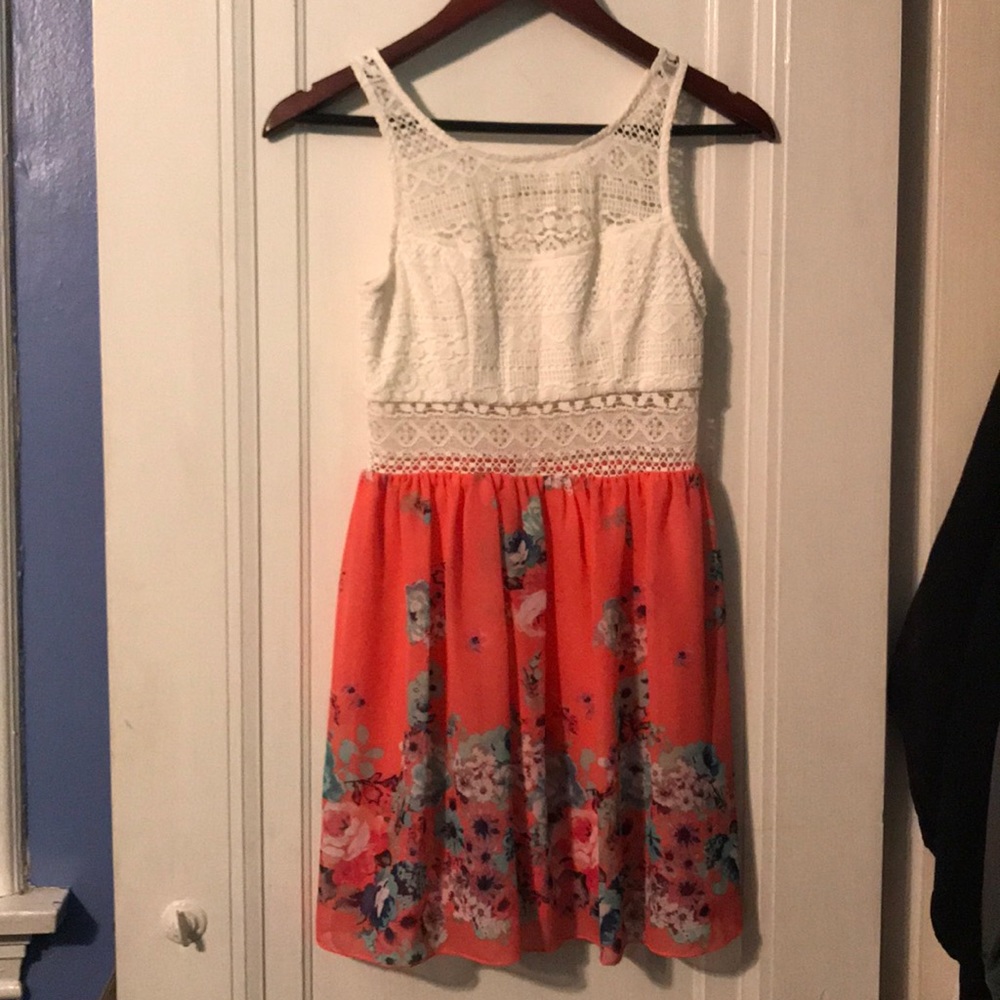 NWOT Trixxi Juniors’ dress